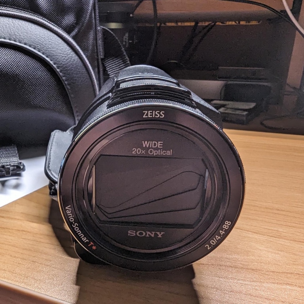 Sony FDR-AX53 digital 4K video camera recorder